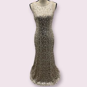 Stunning Badgley Mischka gown!